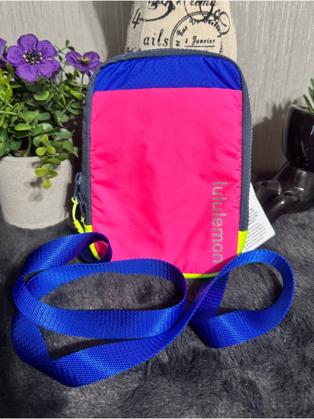 40. Lululemon Neon Pink & Royal Blue Crossbody easy access Pouch! BNWT!